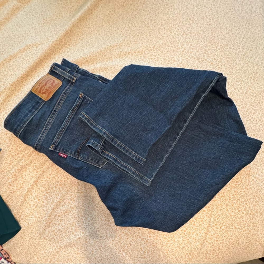 Levi's 314 Shaping Straight Jeans